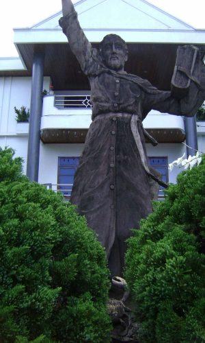 Standbeeld Fransiscus Xaverius Ambon